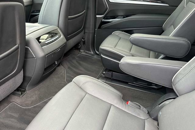 Certified 2025 Cadillac Escalade Premium Luxury image 12