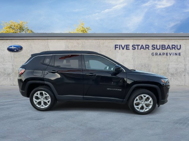 Used 2024 Jeep Compass Latitude AWD/4WD image 9
