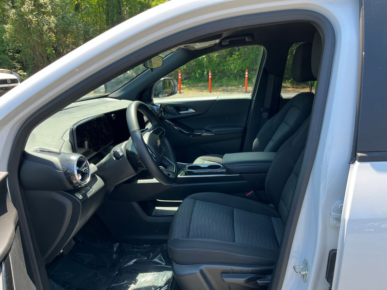 Used 2025 Chevrolet Equinox LT FWD image 35
