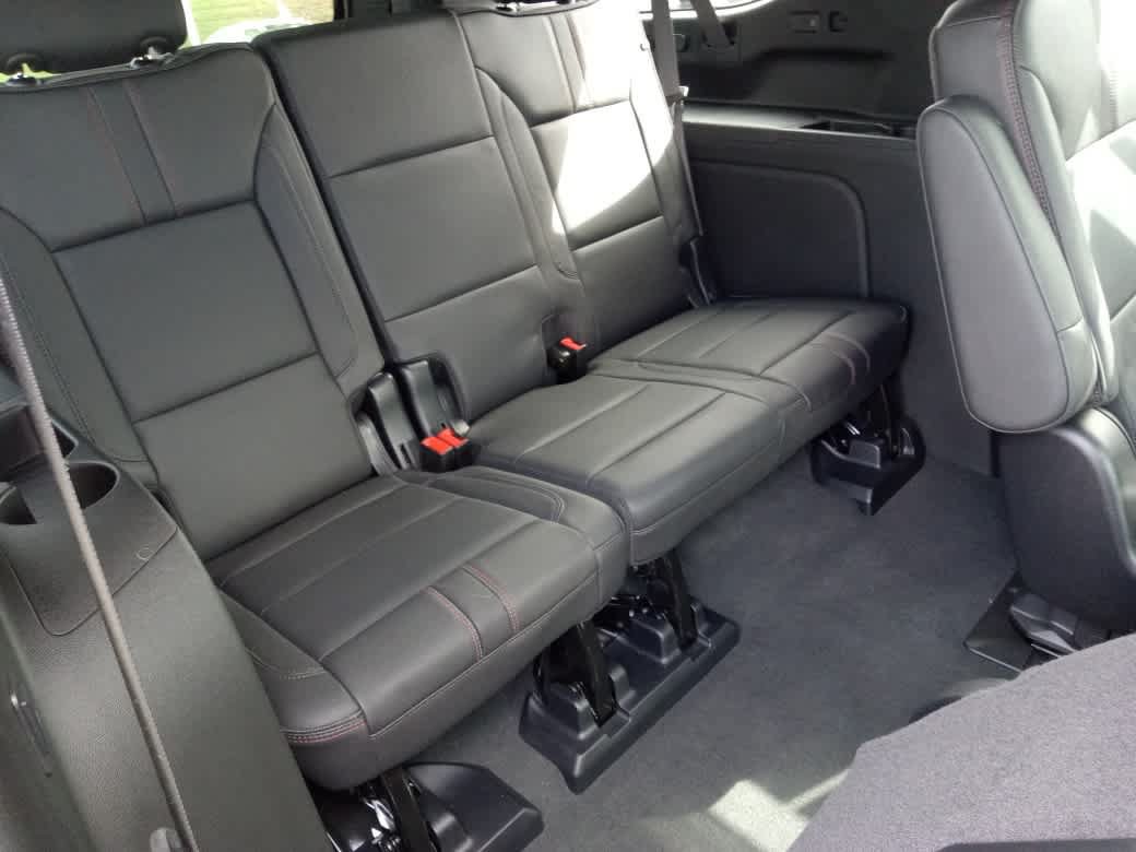 Used 2024 Chevrolet Suburban RST w/ Luxury Package AWD/4WD image 36