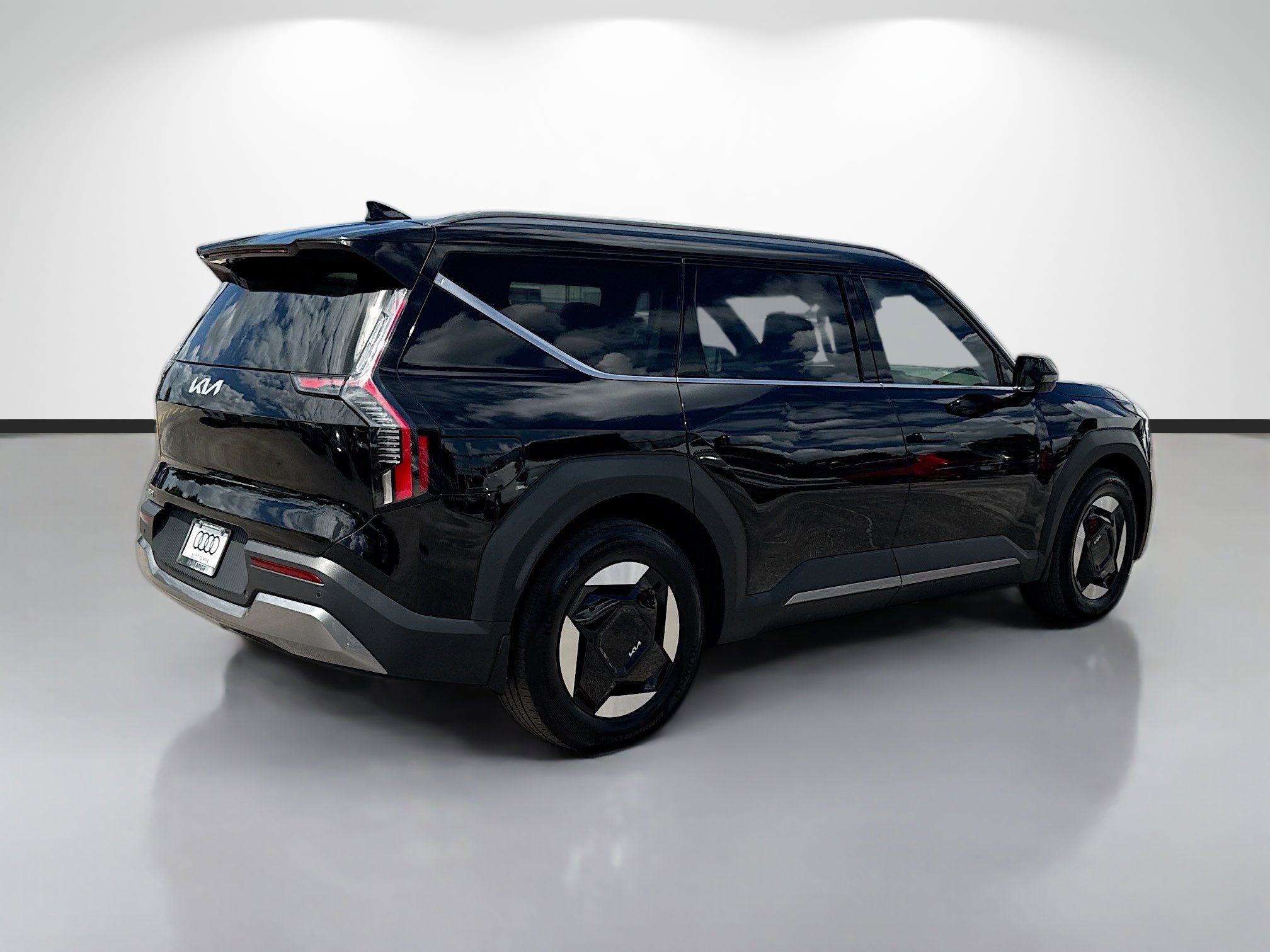 Used 2024 Kia EV9 Wind AWD/4WD image 3