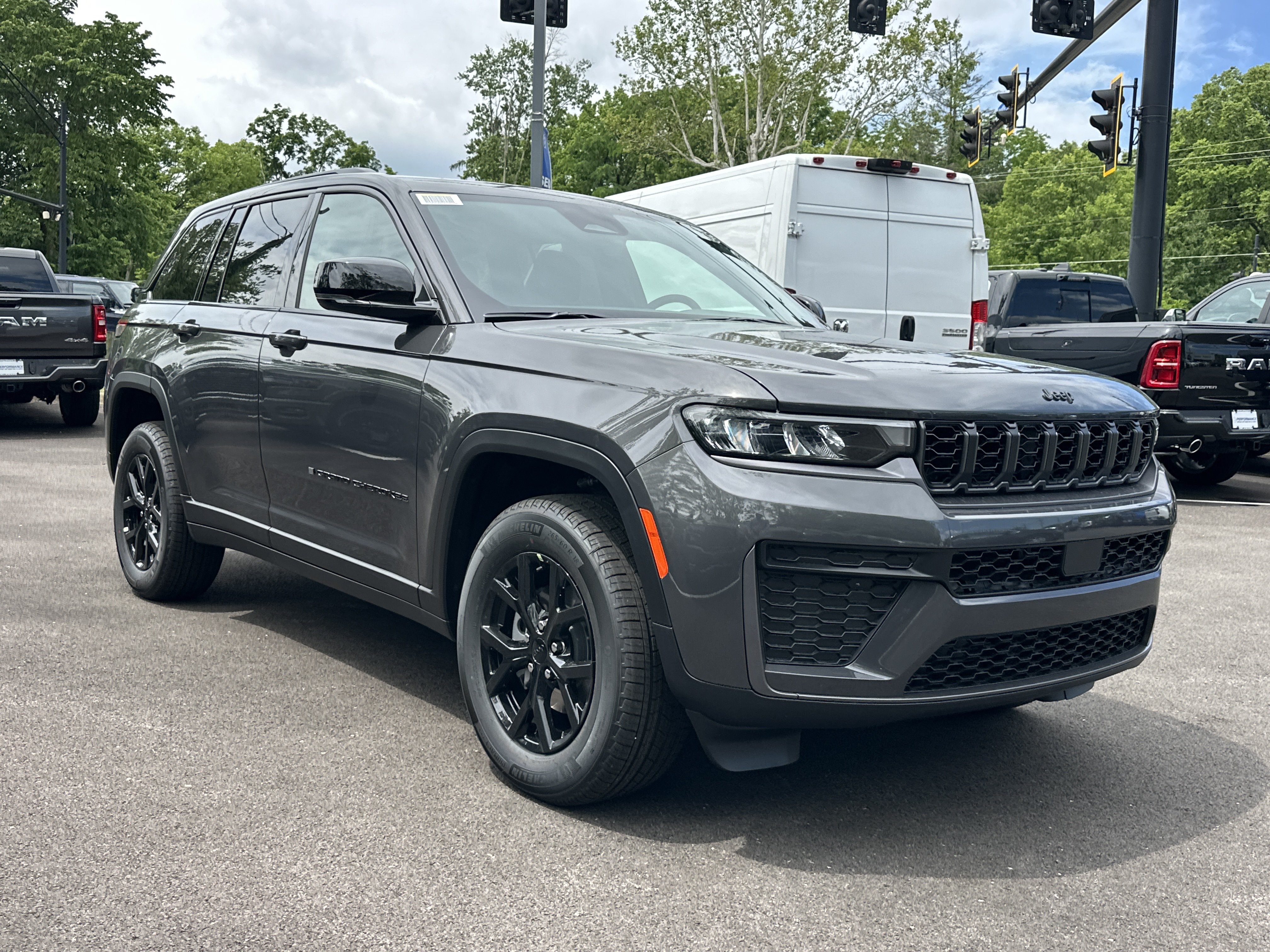 New 2026 Jeep Grand Cherokee Altitude AWD/4WD image 18