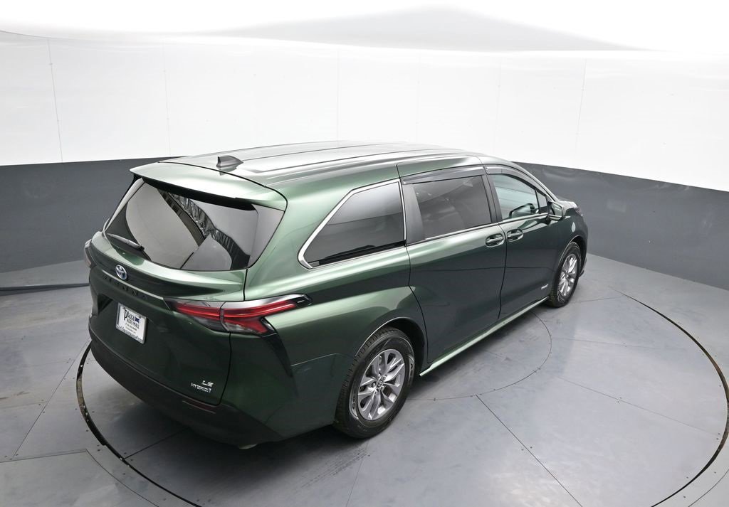 Certified 2021 Toyota Sienna LE image 38