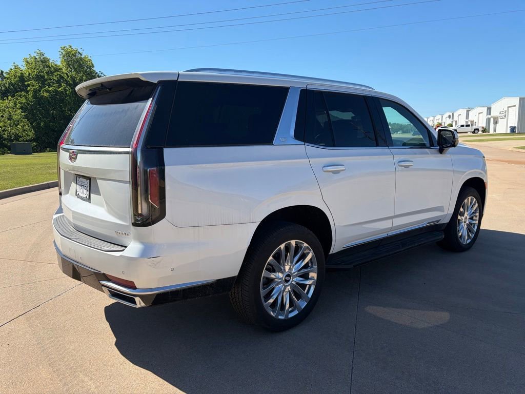 Used 2024 Cadillac Escalade Premium Luxury AWD/4WD image 3