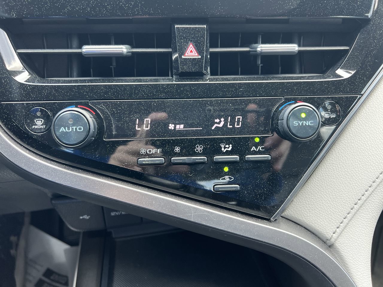 Used 2023 Toyota Camry SE FWD image 29