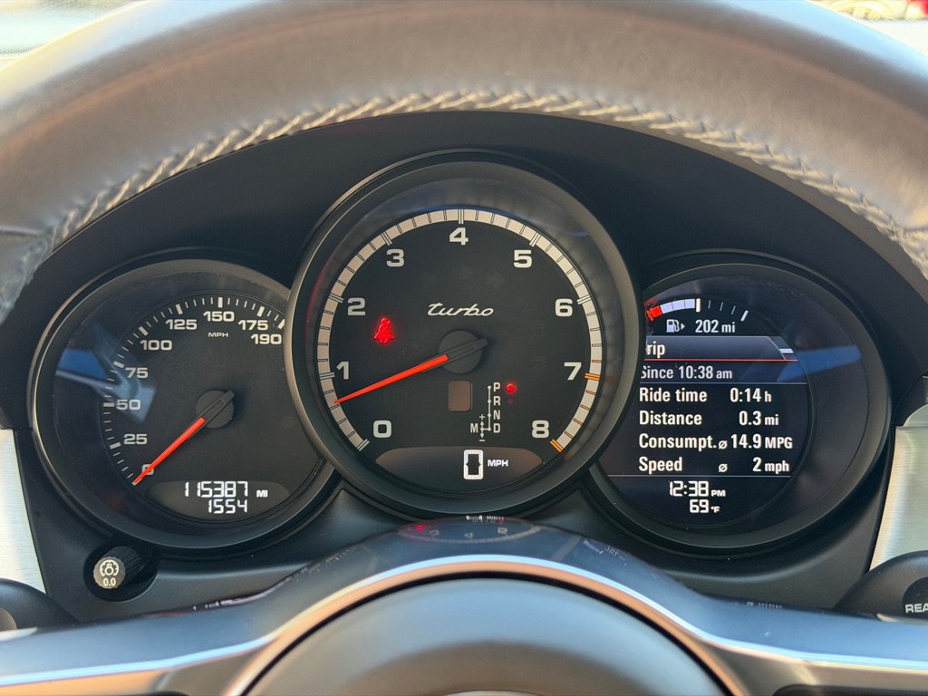 Used 2016 Porsche Macan Turbo AWD/4WD image 39