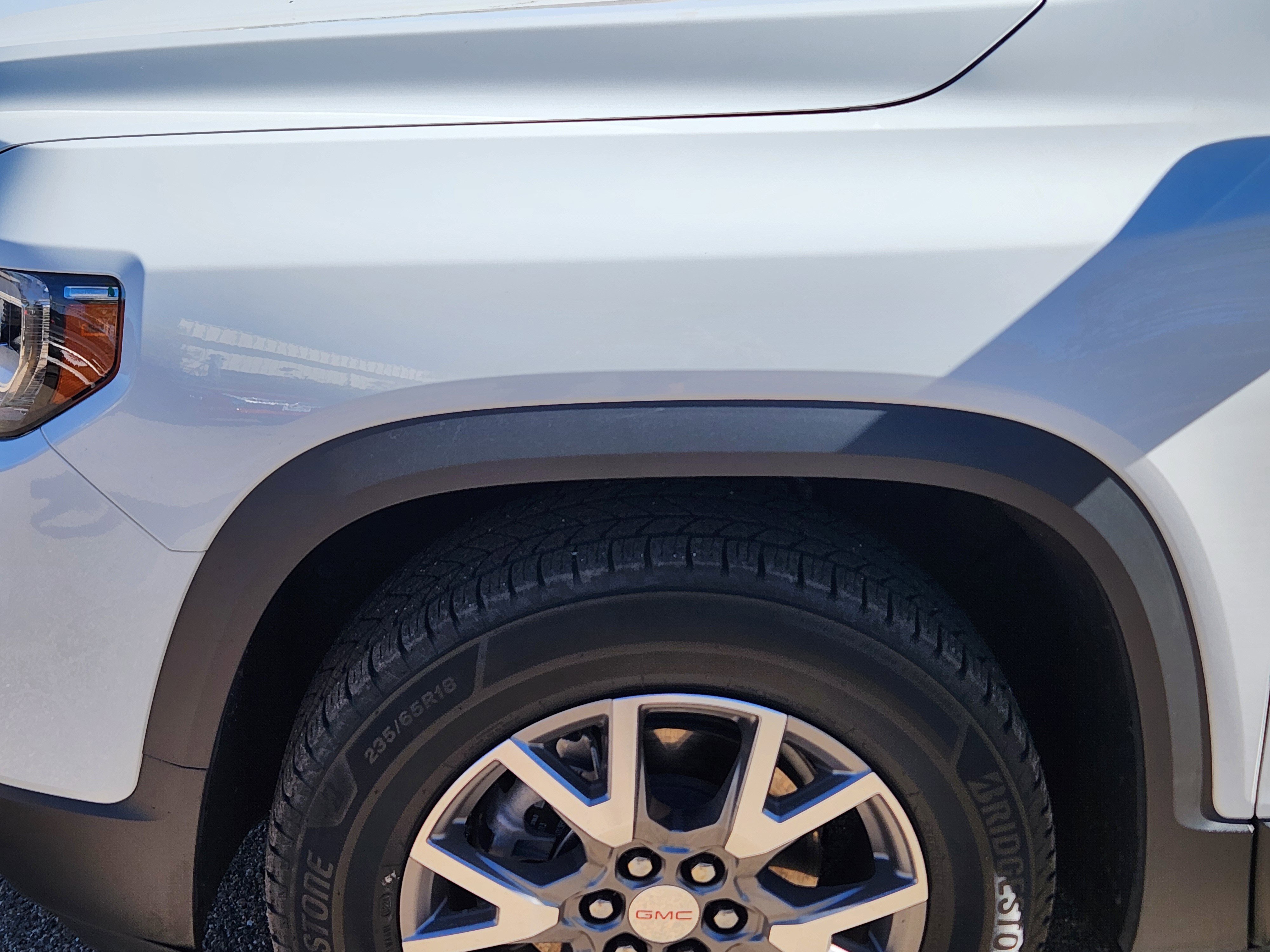 Used 2021 GMC Acadia SLT w/ LPO, Bright Accent Package image 6