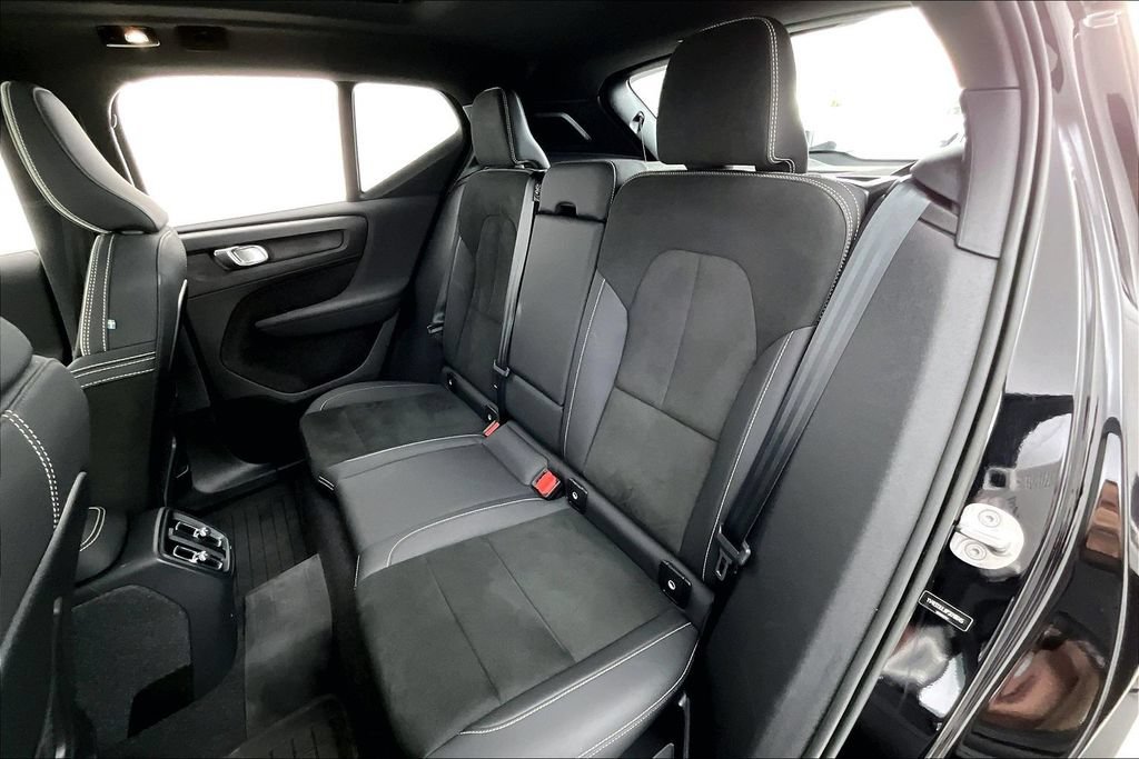 Certified 2023 Volvo XC40 Recharge Plus AWD/4WD image 34
