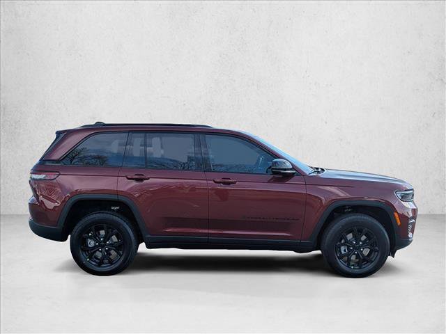 New 2025 Jeep Grand Cherokee Altitude image 4