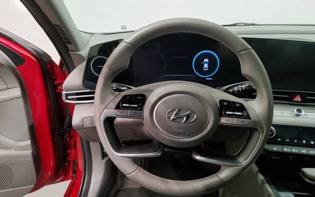 Used 2023 Hyundai Elantra SEL w/ Convenience Package FWD image 22