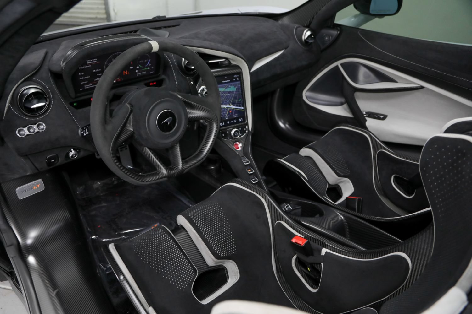 Used 2022 McLaren 765LT RWD image 46