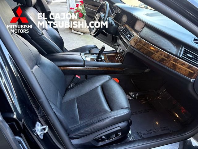 Used 2015 BMW 750Li w/ M Sport Edition image 24