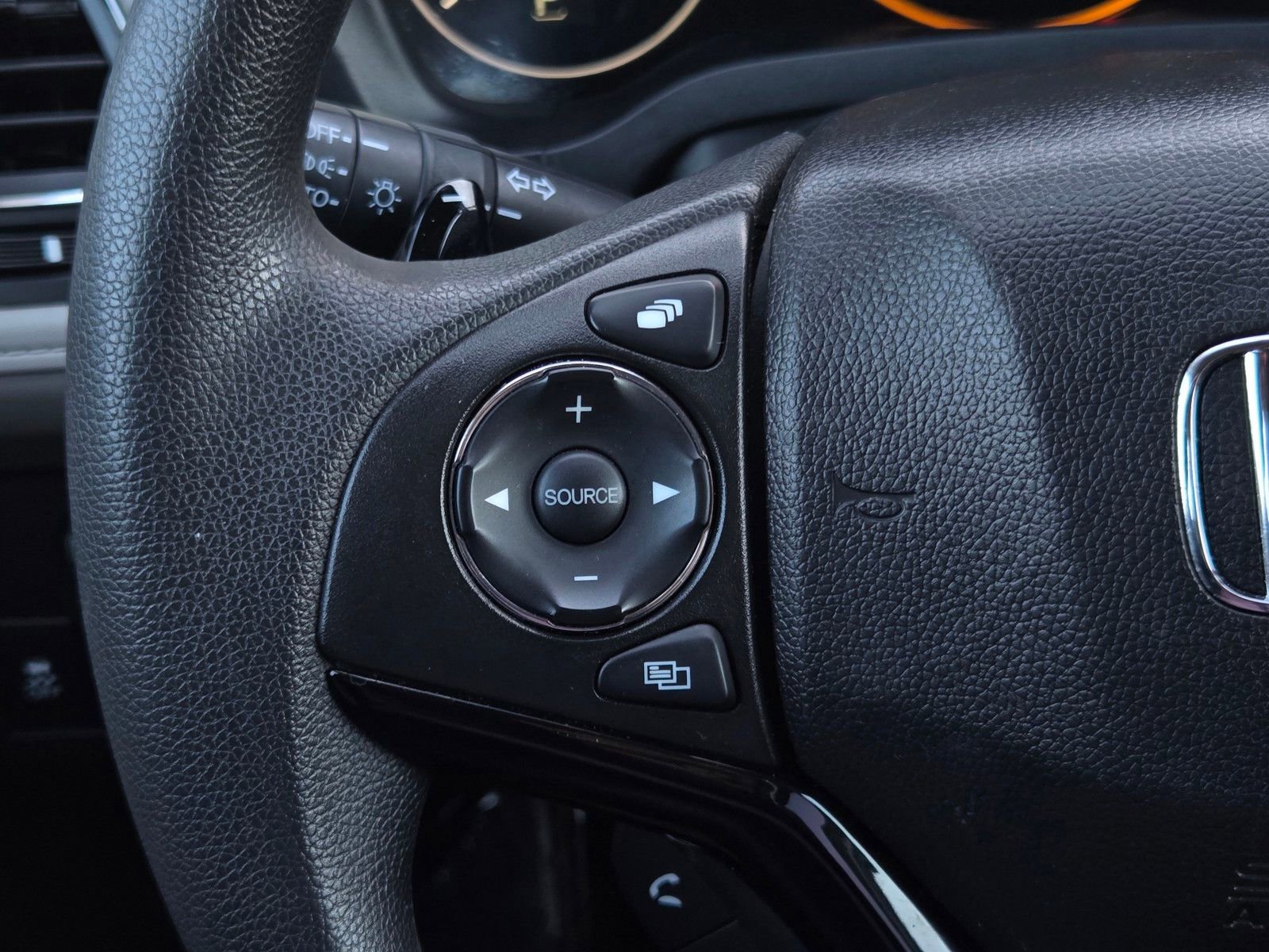 Used 2017 Honda HR-V EX image 22