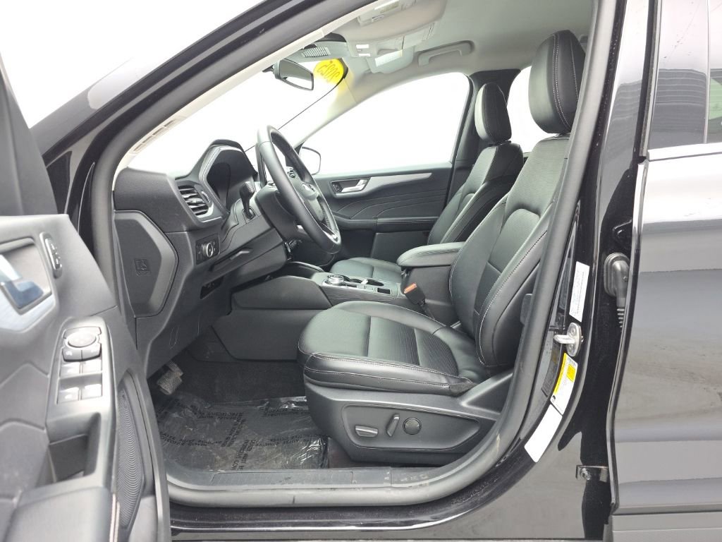 Used 2025 Ford Escape Platinum image 13