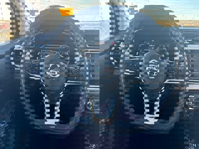 Used 2021 Nissan Versa SV image 14