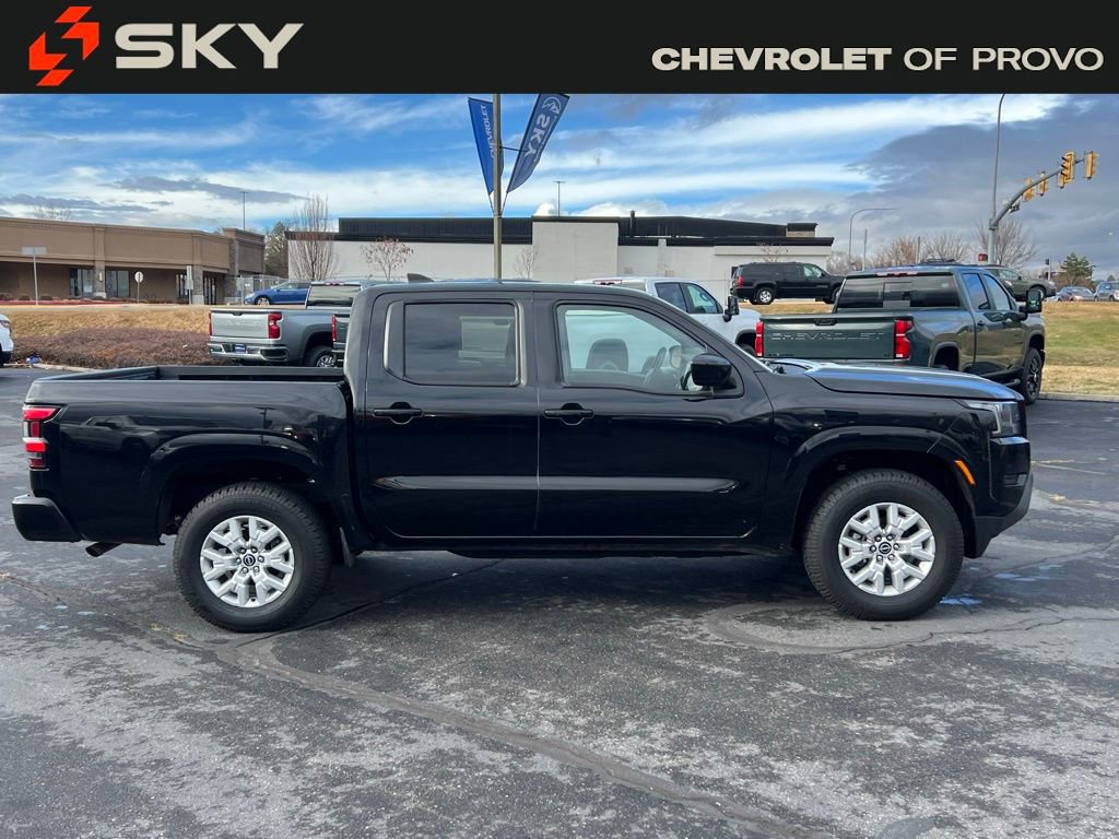 Used 2023 Nissan Frontier SV image 5