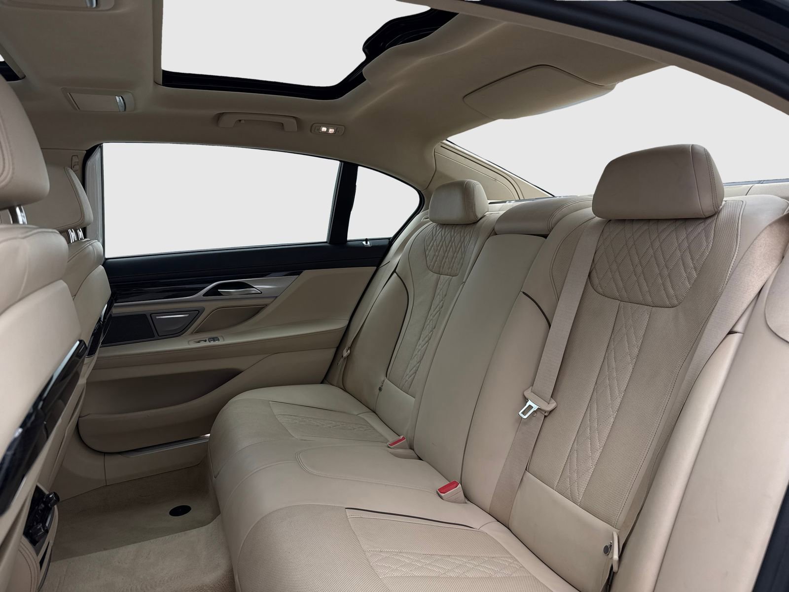 Used 2017 BMW 750i image 36