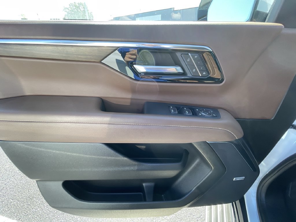 Certified 2026 Chevrolet Tahoe High Country AWD/4WD image 23