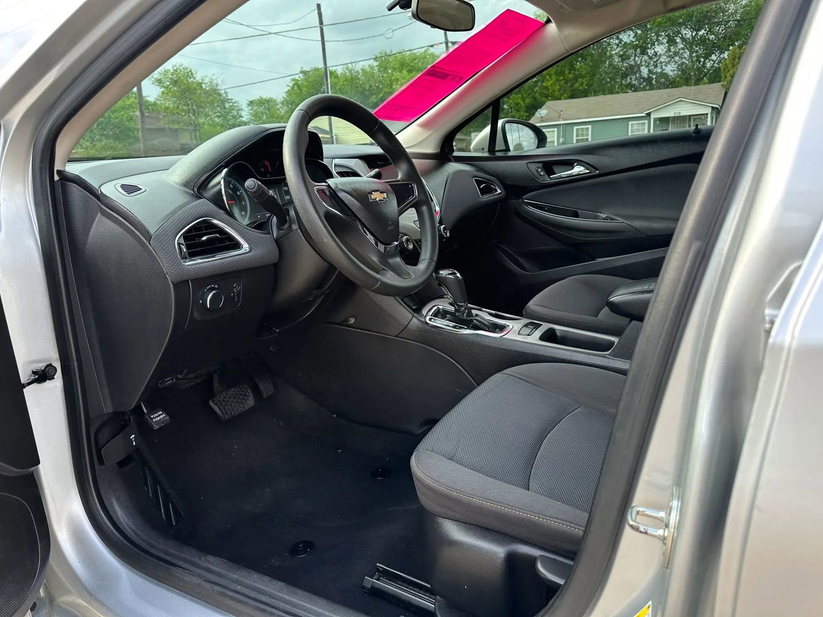 Used 2018 Chevrolet Cruze LS FWD image 10