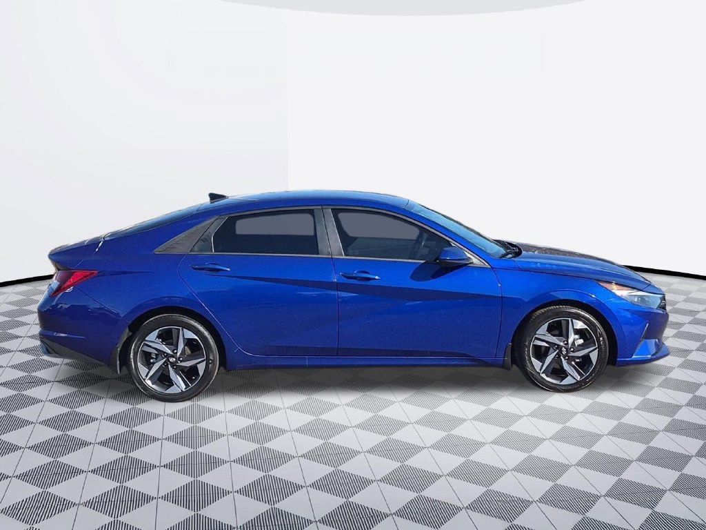 Used 2023 Hyundai Elantra SEL w/ Convenience Package FWD image 7