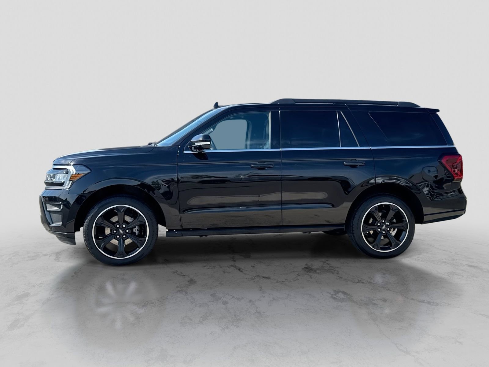 Used 2023 Ford Expedition Limited AWD/4WD image 3