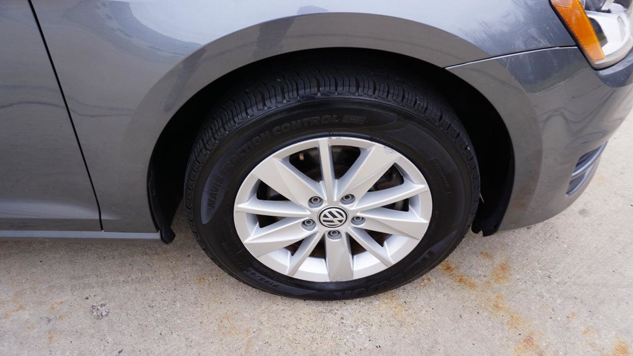 Used 2015 Volkswagen Golf S FWD image 12