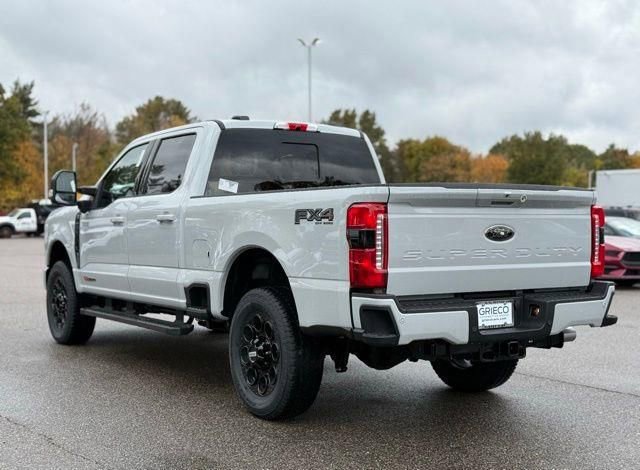 New 2026 Ford F250 Lariat w/ Black Appearance Package image 9