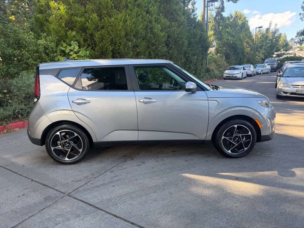 Certified 2023 Kia Soul EX FWD image 2