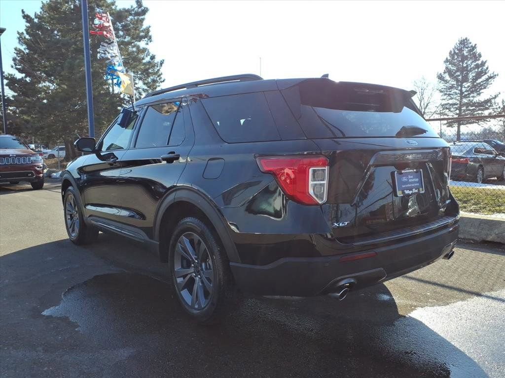 Certified 2024 Ford Explorer XLT w/ Equipment Group 202A AWD/4WD image 9