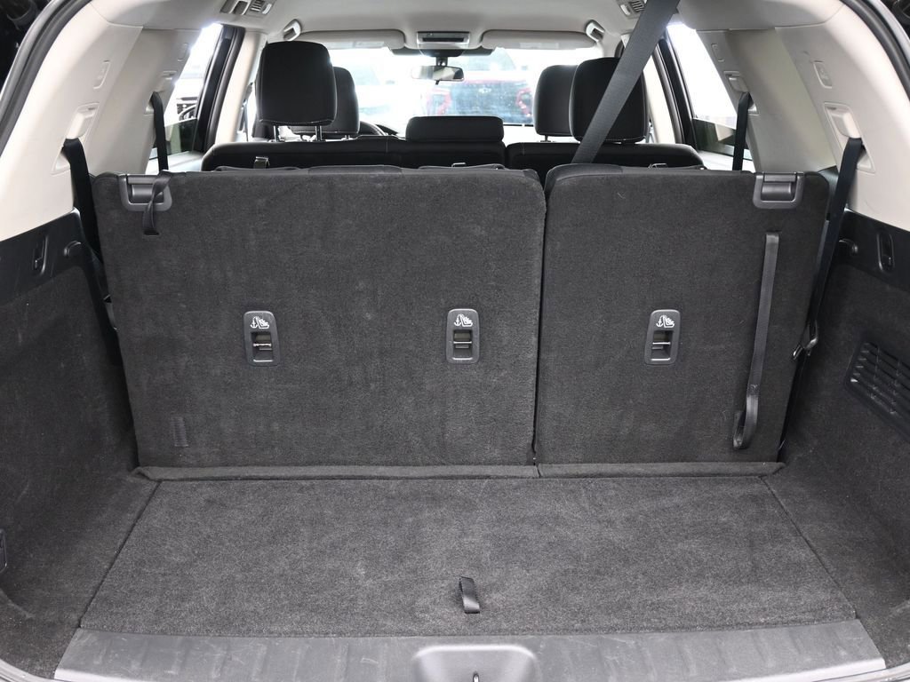 Used 2025 Nissan Pathfinder SV image 40