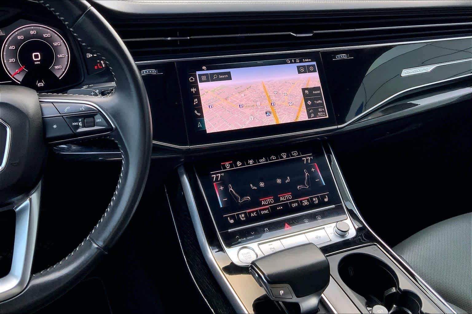 Used 2019 Audi Q8 Prestige image 7