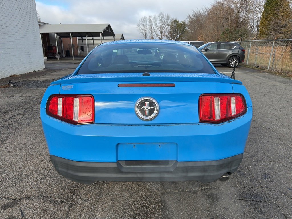 Used 2010 Ford Mustang Premium image 3