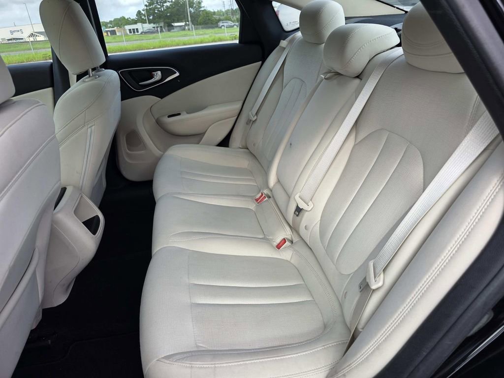 Used 2016 Chrysler 200 Limited w/ Anniversary Edition FWD image 7