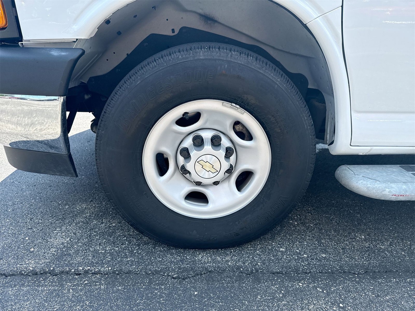 Used 2023 Chevrolet Express 2500 w/ Driver Convenience Package image 24