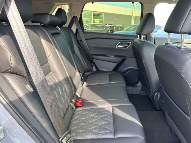 New 2026 Nissan Rogue Platinum AWD/4WD image 13