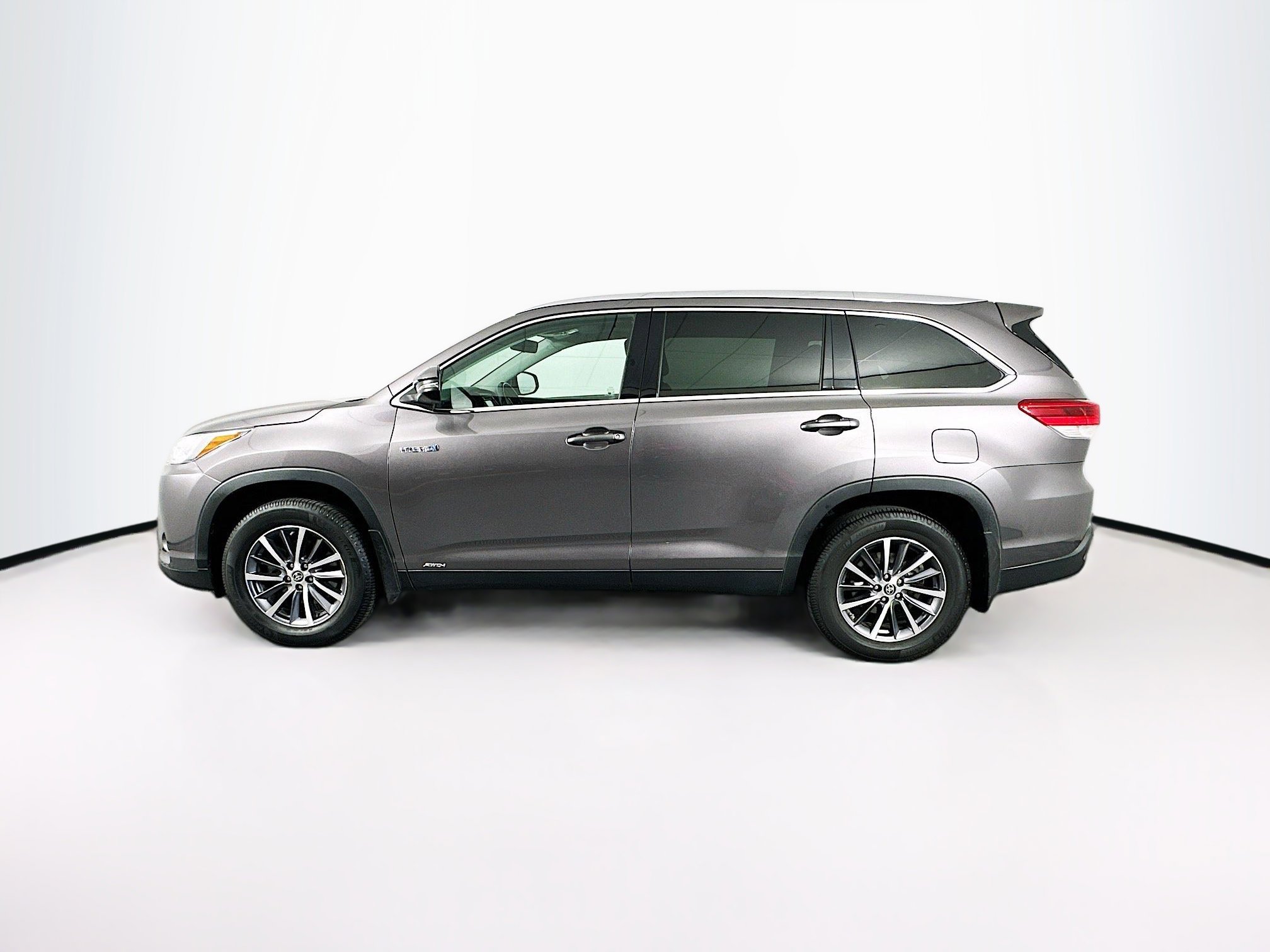 Used 2019 Toyota Highlander XLE image 4