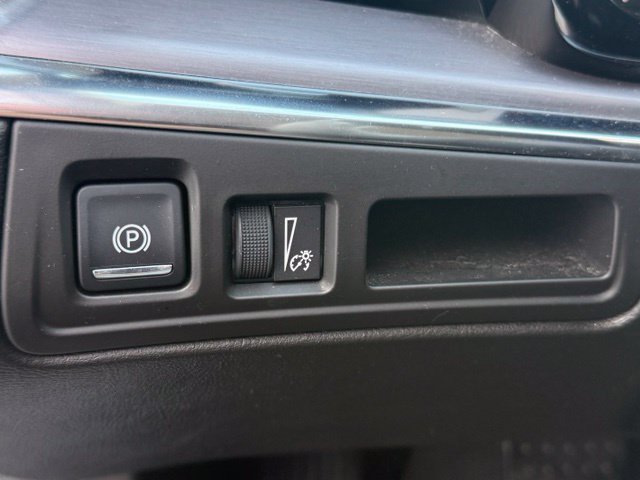 Used 2017 Cadillac XT5 Premium Luxury w/ Driver Assist Package FWD image 30