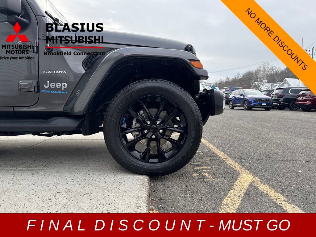Used 2023 Jeep Wrangler Unlimited Sahara w/ Cold Weather Group image 11