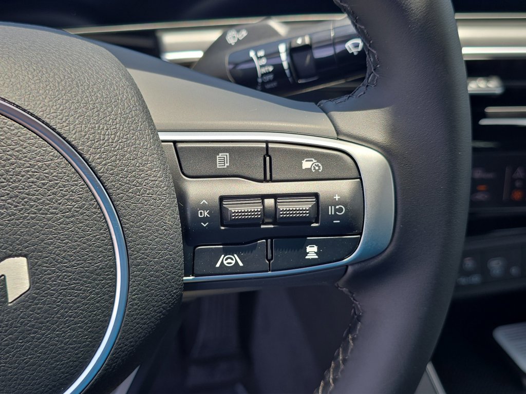 New 2026 Kia K5 GT-Line w/ GT-Line Premium Package FWD image 32