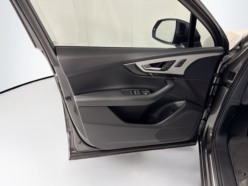 Used 2019 Audi Q7 2.0T Premium AWD/4WD image 24