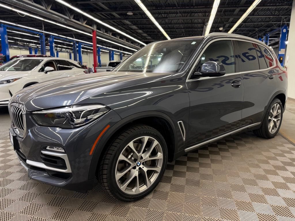 Used 2019 BMW X5 xDrive40i w/ Premium Package 2 AWD/4WD image 3