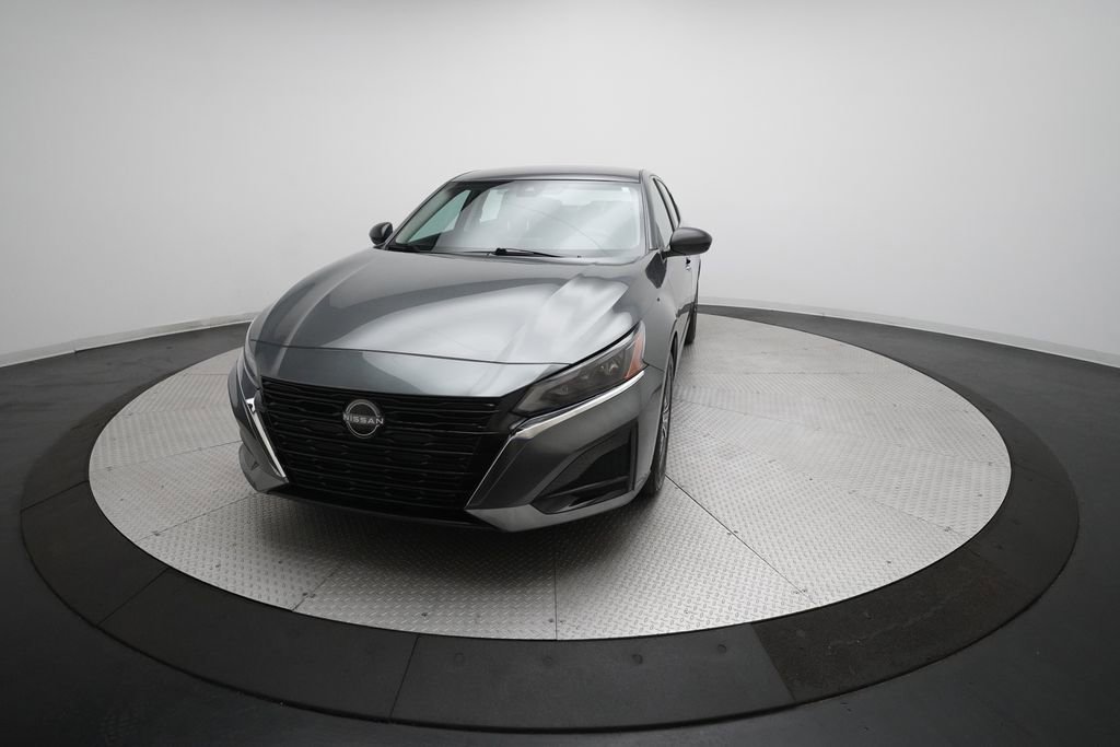 Certified 2025 Nissan Altima 2.5 SV AWD/4WD image 12