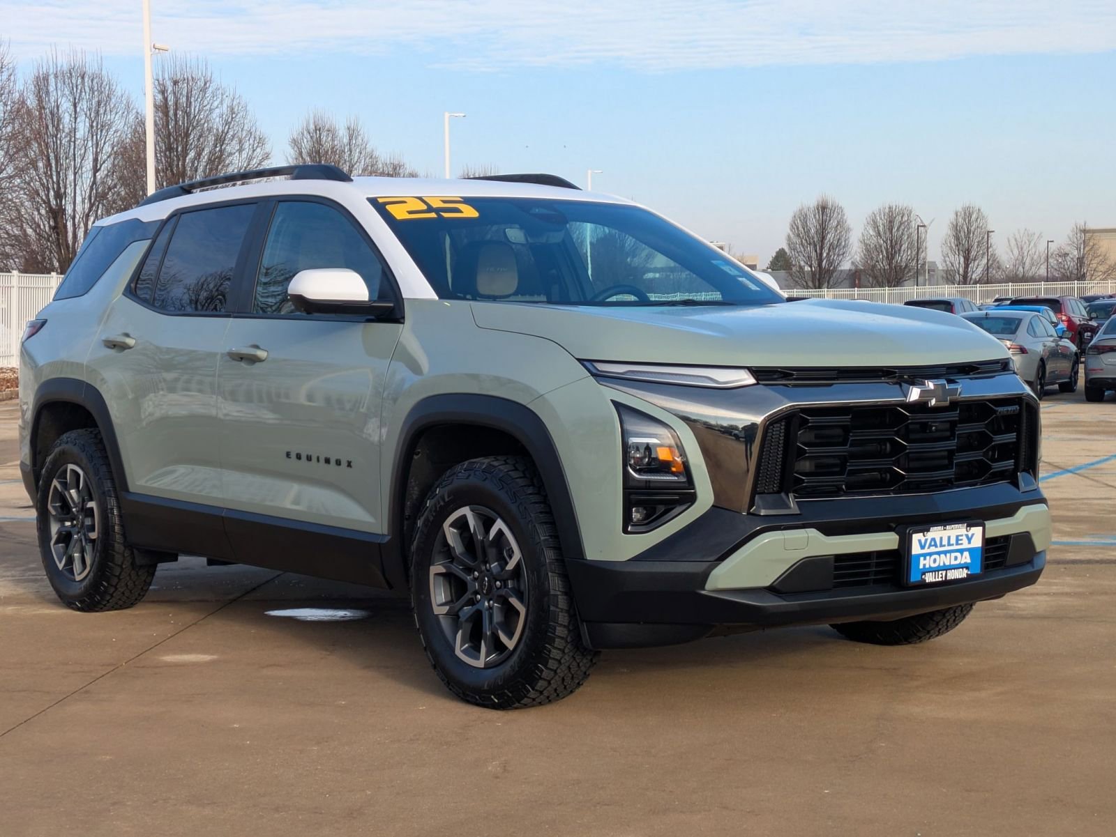 Used 2025 Chevrolet Equinox ACTIV w/ Safety and Technology Package image 4