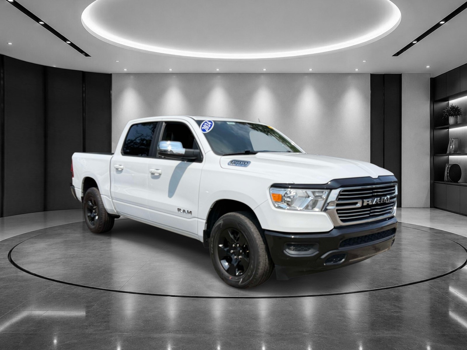 Used 2024 RAM 1500 Laramie AWD/4WD image 3