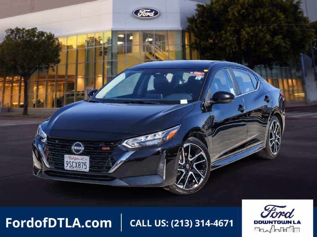 Used 2025 Nissan Sentra SR FWD image 1