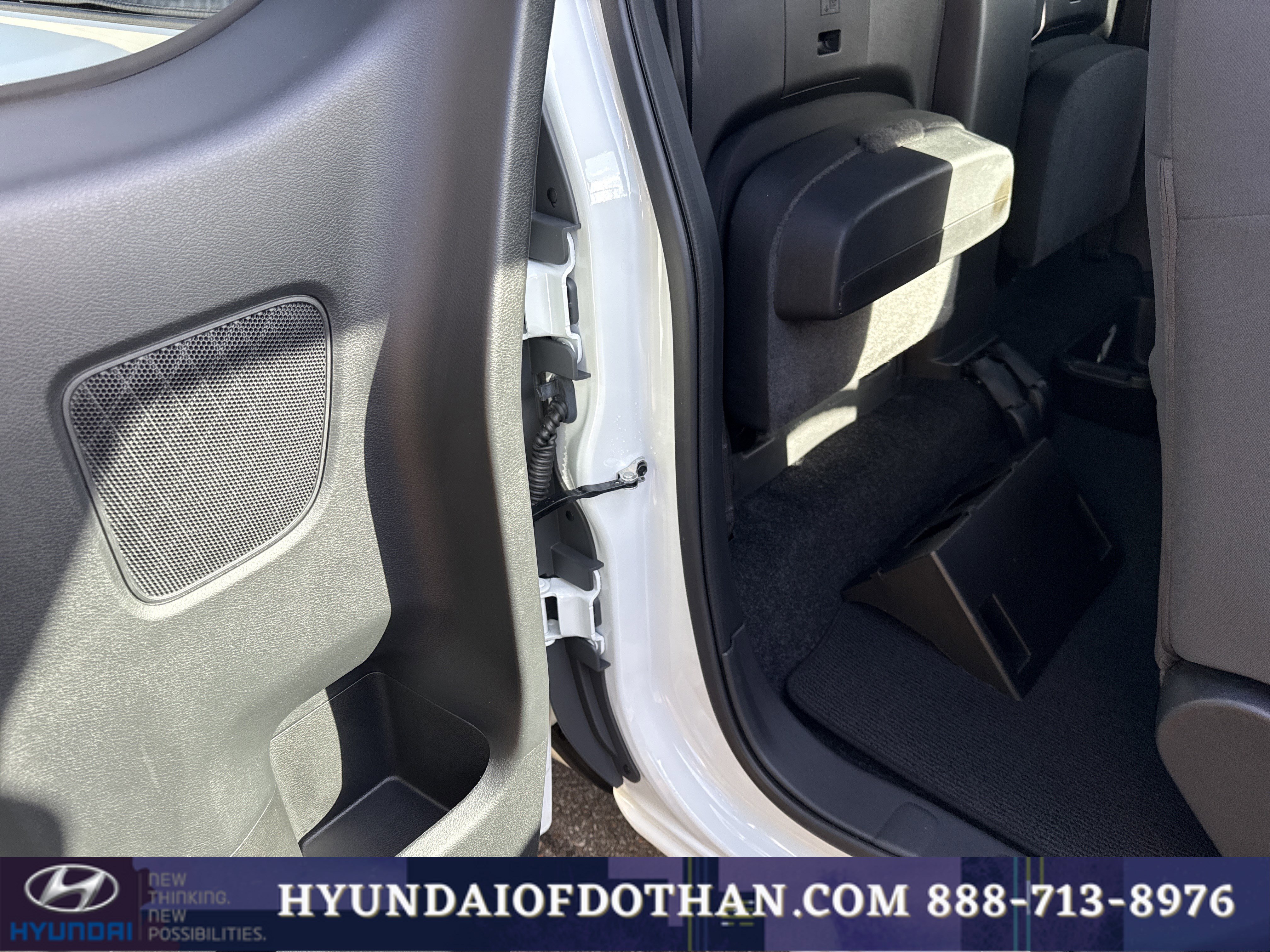 Used 2025 Nissan Frontier S w/ S Utility Package image 14