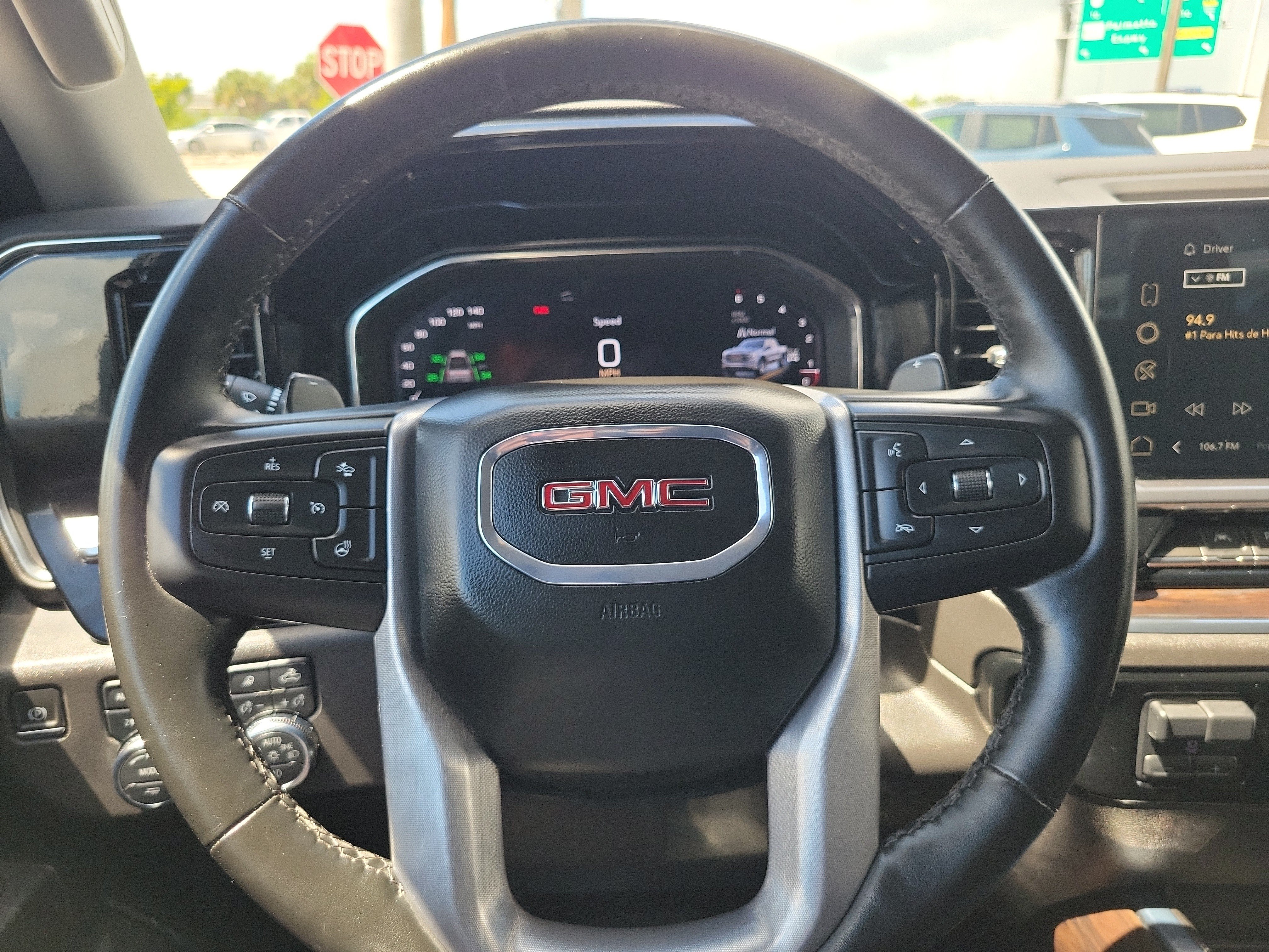 Used 2024 GMC Sierra 1500 SLT w/ SLT Premium Plus Package AWD/4WD image 18