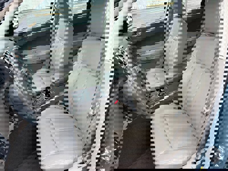 Used 2009 Chrysler 300 Touring image 9