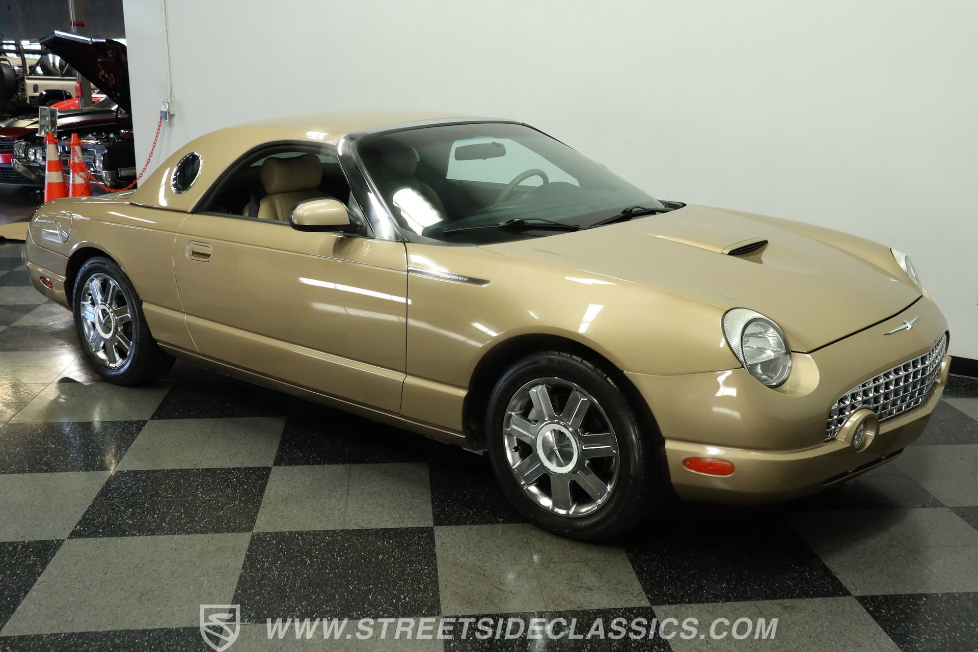 Used 2005 Ford Thunderbird RWD image 13