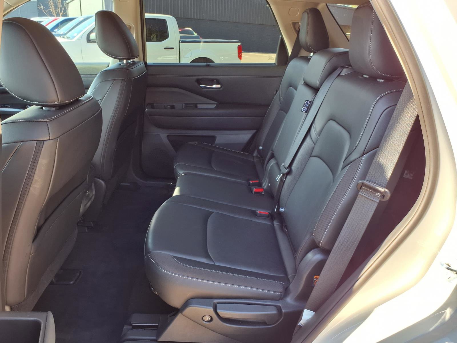 Certified 2024 Nissan Pathfinder SL AWD/4WD image 11